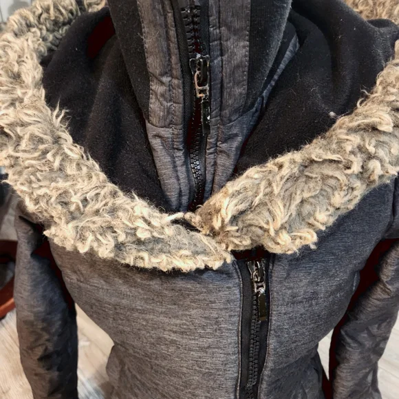 Coat - Picture 3 of 7